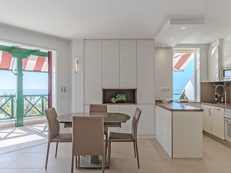 2 sovrum Takvåning till salu i Playa de las Americas med pool - 1 680 000 € (Ref: 9204233)