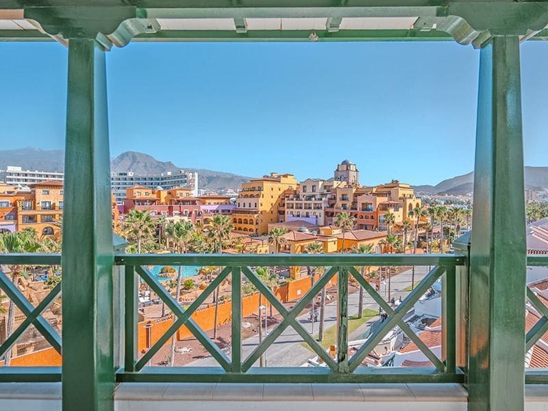 2 sovrum Takvåning till salu i Playa de las Americas med pool - 1 680 000 € (Ref: 9204233)