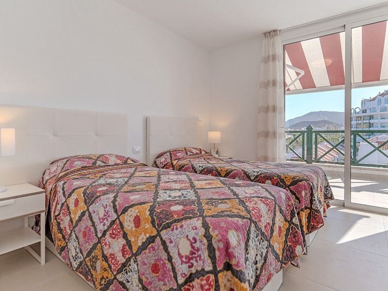 2 sovrum Takvåning till salu i Playa de las Americas med pool - 1 680 000 € (Ref: 9204233)