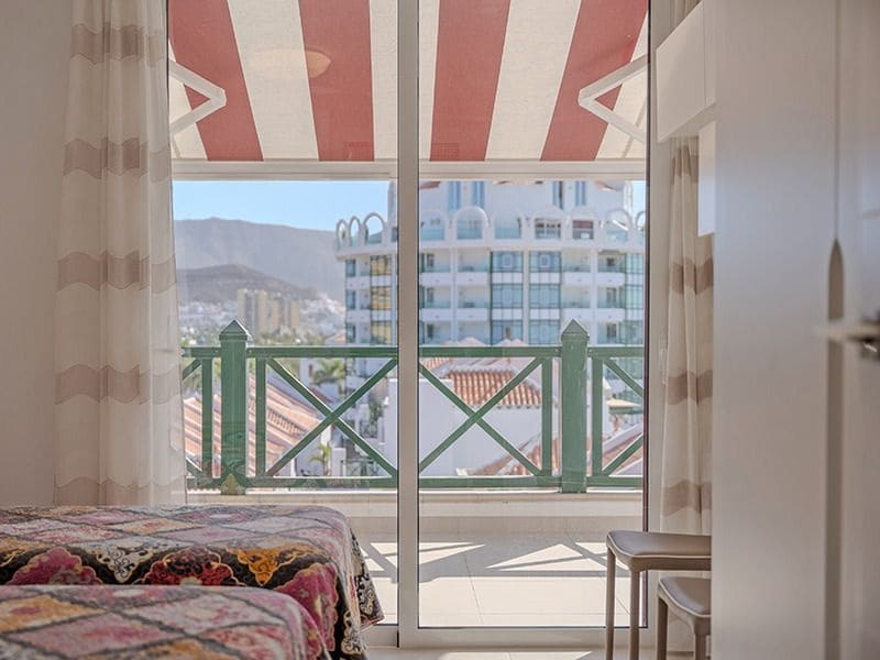 2 sovrum Takvåning till salu i Playa de las Americas med pool - 1 680 000 € (Ref: 9204233)