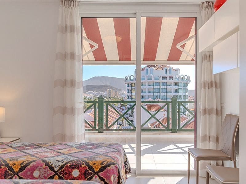 2 sovrum Takvåning till salu i Playa de las Americas med pool - 1 680 000 € (Ref: 9204233)