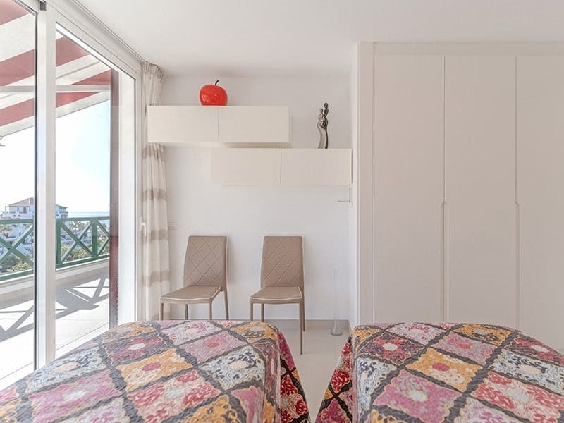 2 sovrum Takvåning till salu i Playa de las Americas med pool - 1 680 000 € (Ref: 9204233)