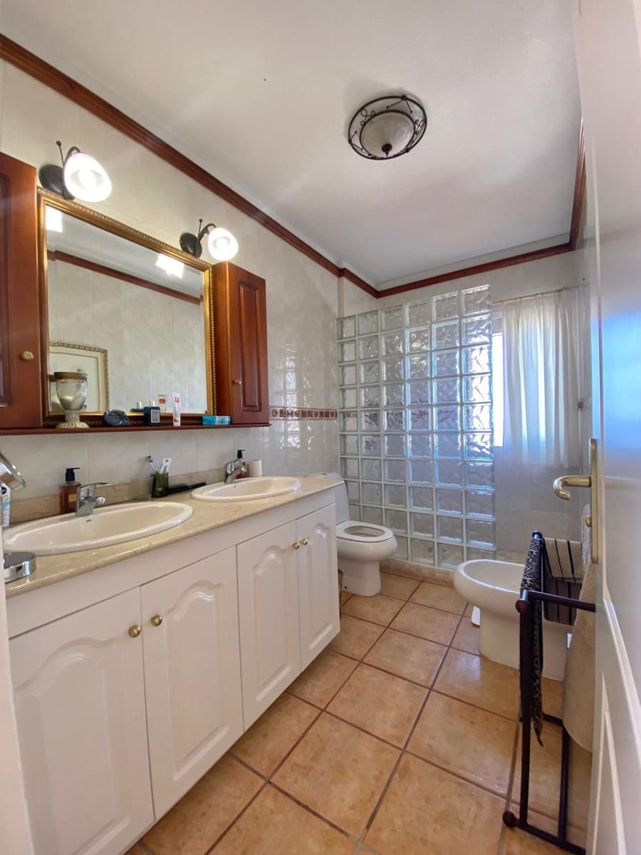 2 soveværelse Villa til salg i Costa Adeje med swimmingpool garage - € 799.000 (Ref: 9206255)