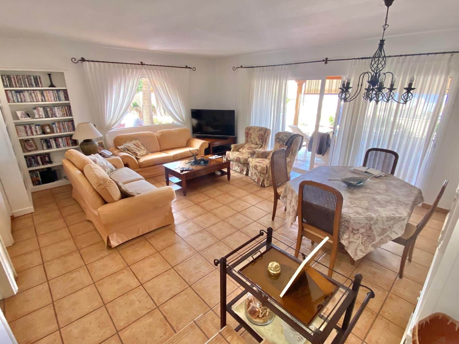 2 soveværelse Villa til salg i Costa Adeje med swimmingpool garage - € 799.000 (Ref: 9206255)