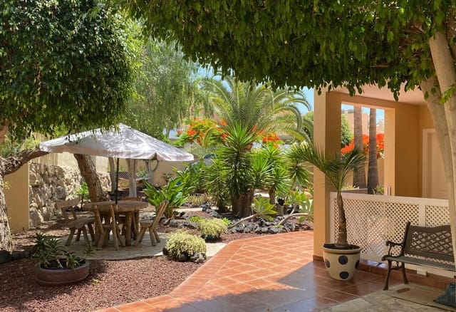 2 bedroom Villa for sale in Torviscas Centro y Alto, Adeje with pool garage - € 799,000 (Ref: 9206255)