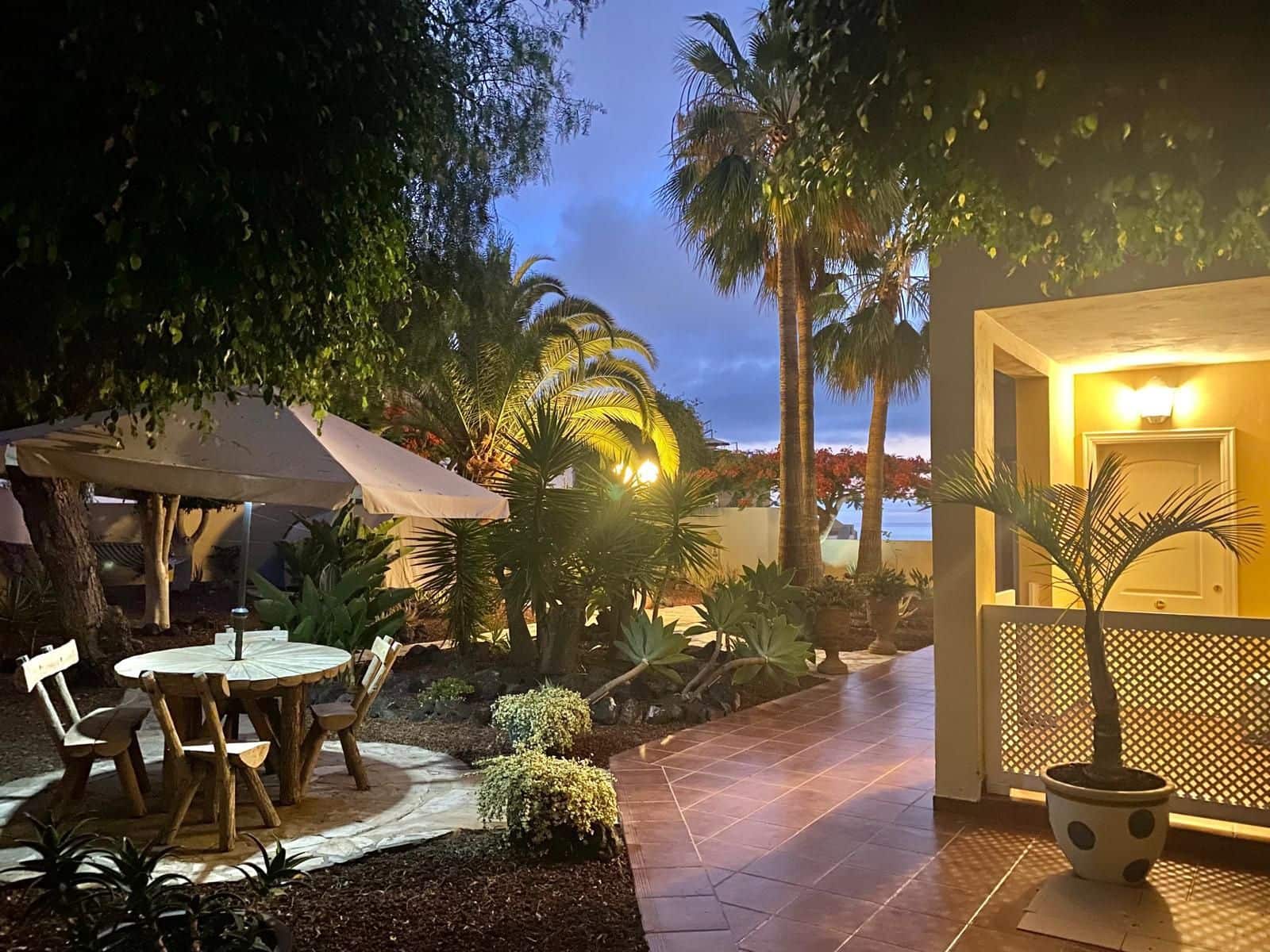 2 soveværelse Villa til salg i Costa Adeje med swimmingpool garage - € 799.000 (Ref: 9206255)