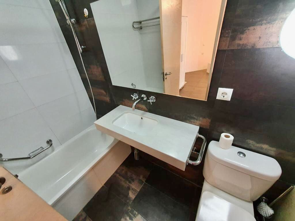 Leilighet til salgs i Costa Adeje med svømmebasseng garasje - € 149 000 (Ref: 9208079)