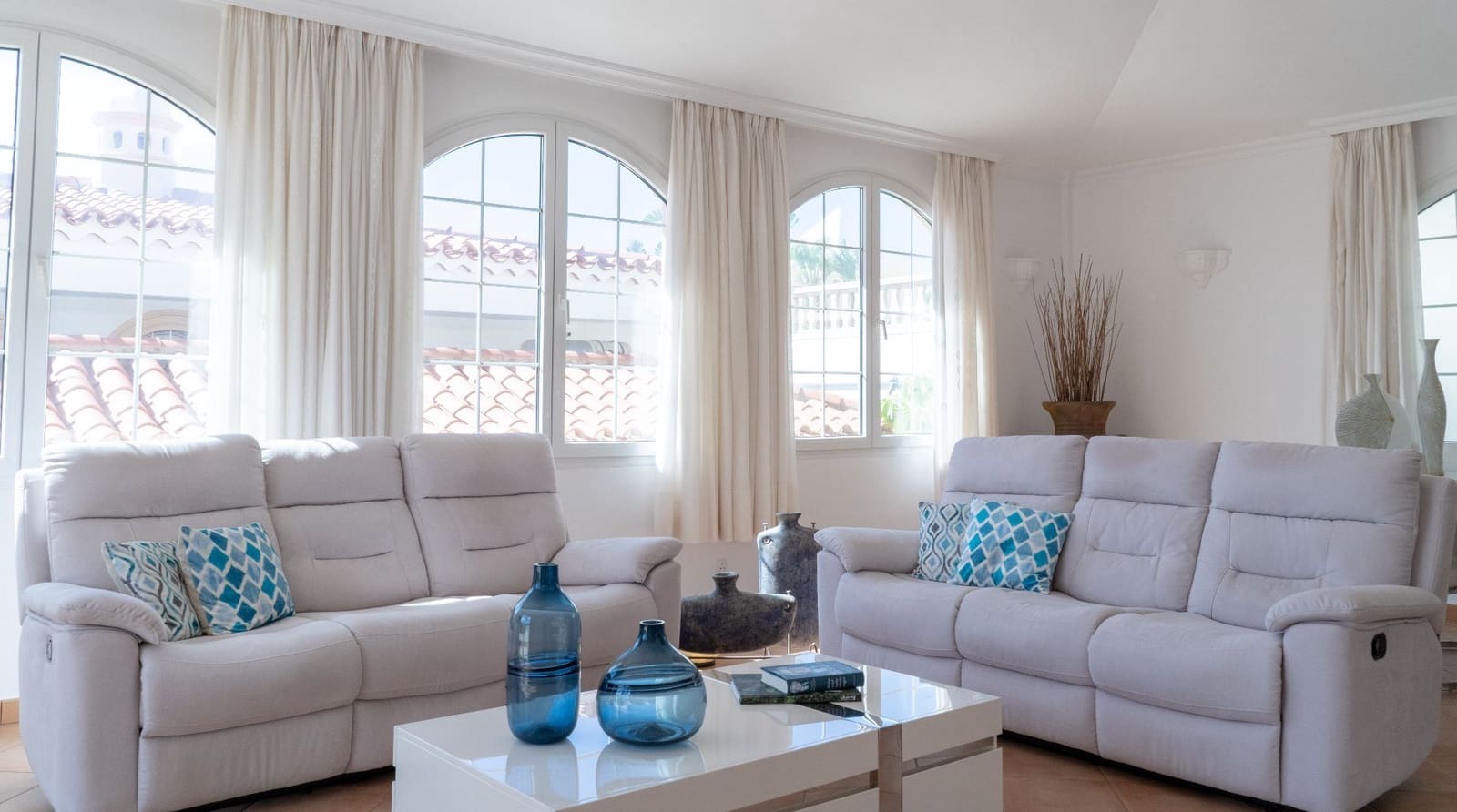 4 bedroom Villa for sale in Playa del Duque with pool garage - € 3,100,000 (Ref: 9219707)