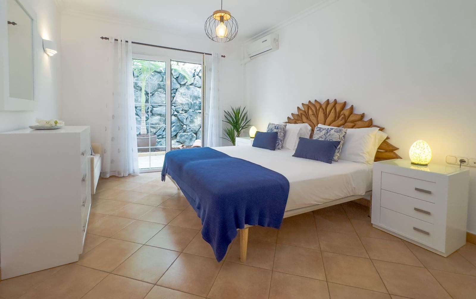 4 bedroom Villa for sale in Playa del Duque with pool garage - € 3,100,000 (Ref: 9219707)