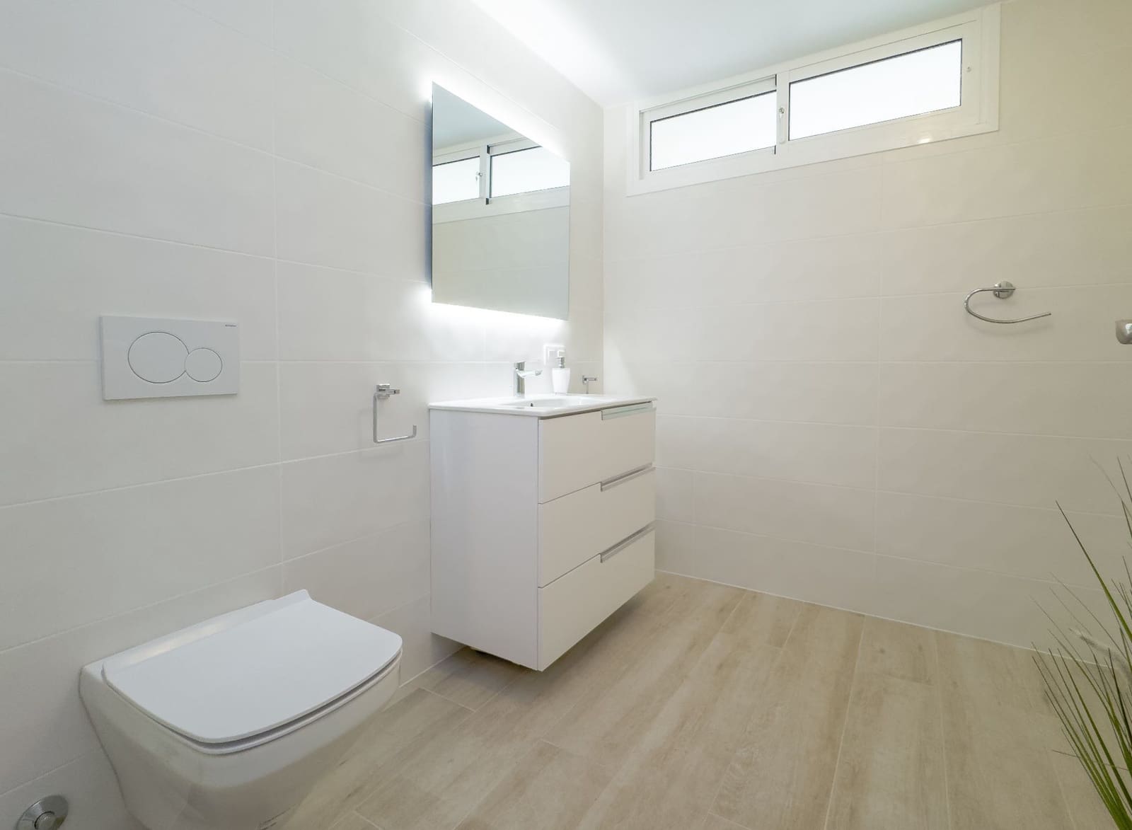 4 bedroom Villa for sale in Playa del Duque with pool garage - € 3,100,000 (Ref: 9219707)