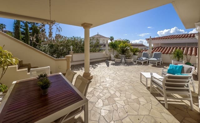 4 slaapkamer Villa te koop in Playa del Duque, Adeje met zwembad garage - € 3.100.000 (Ref: 9219707)