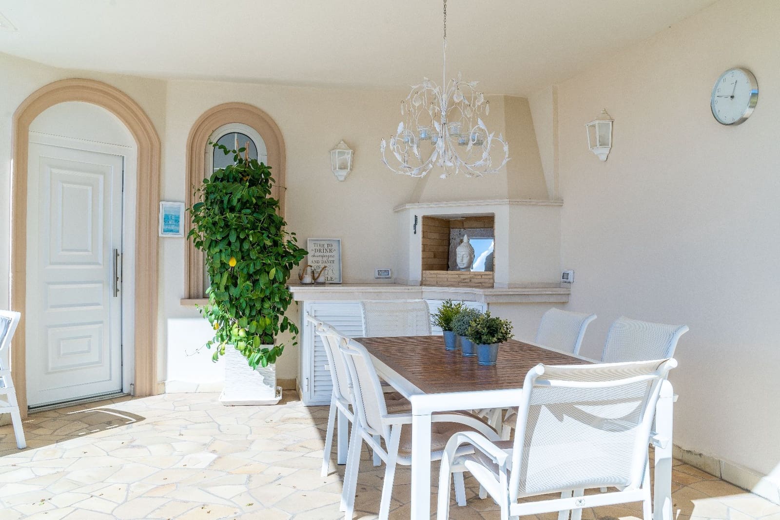 4 bedroom Villa for sale in Playa del Duque with pool garage - € 3,100,000 (Ref: 9219707)