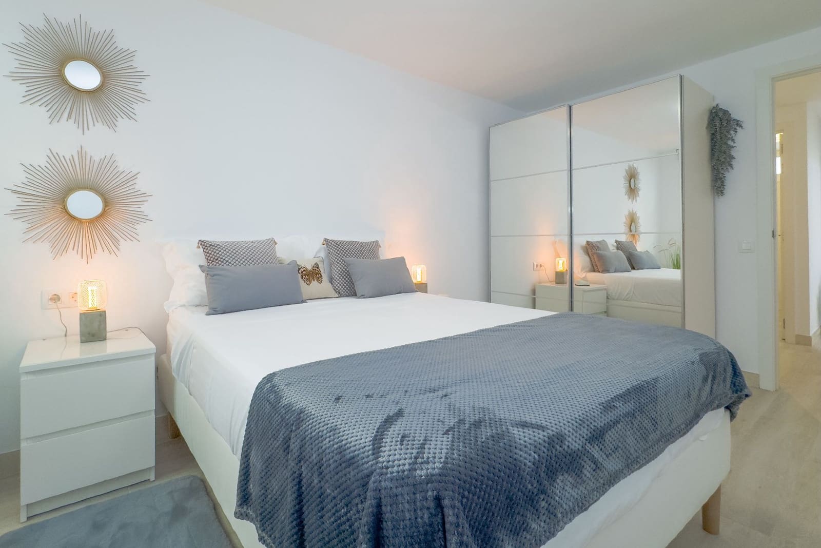 4 bedroom Villa for sale in Playa del Duque with pool garage - € 3,100,000 (Ref: 9219707)