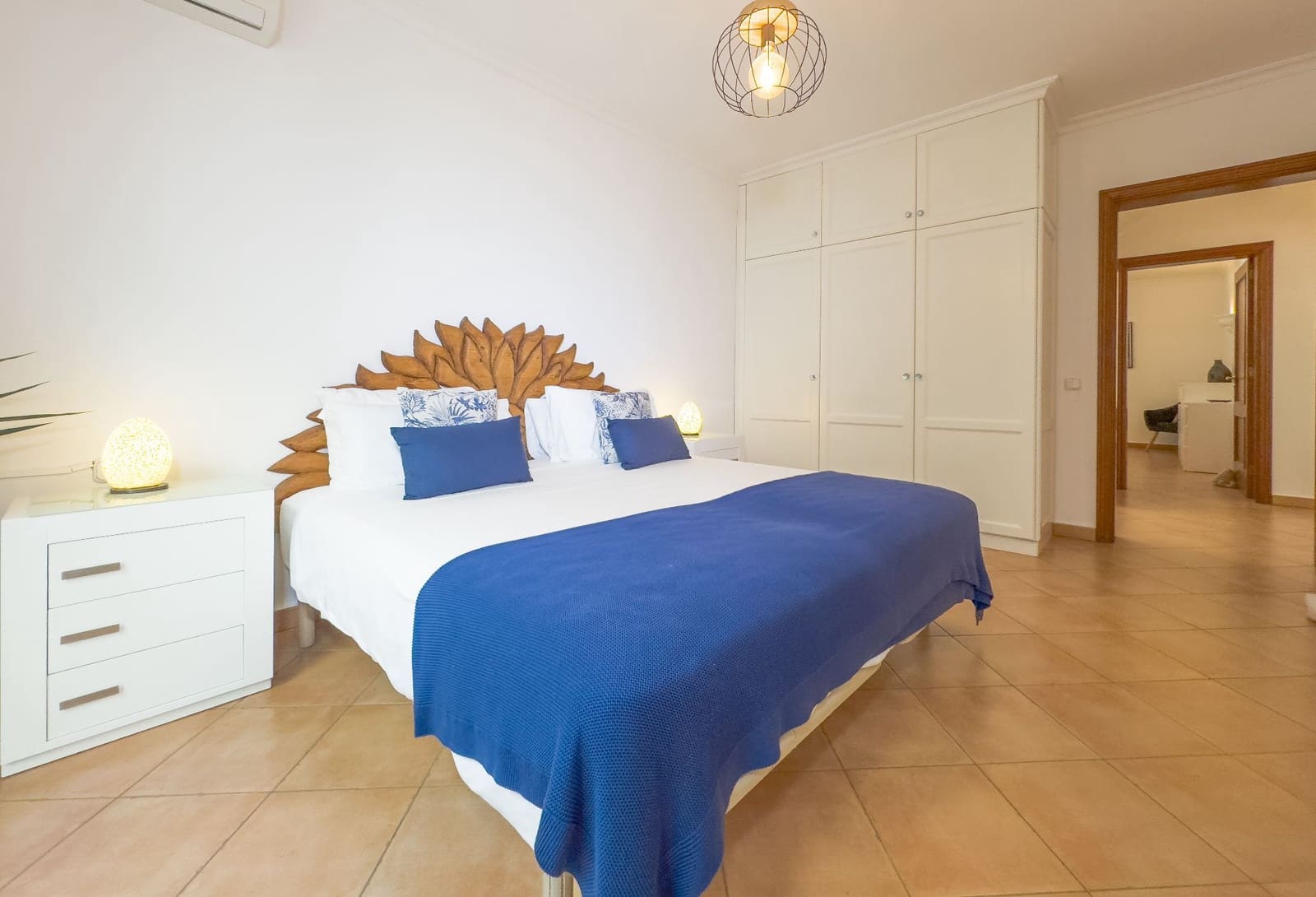 4 bedroom Villa for sale in Playa del Duque with pool garage - € 3,100,000 (Ref: 9219707)