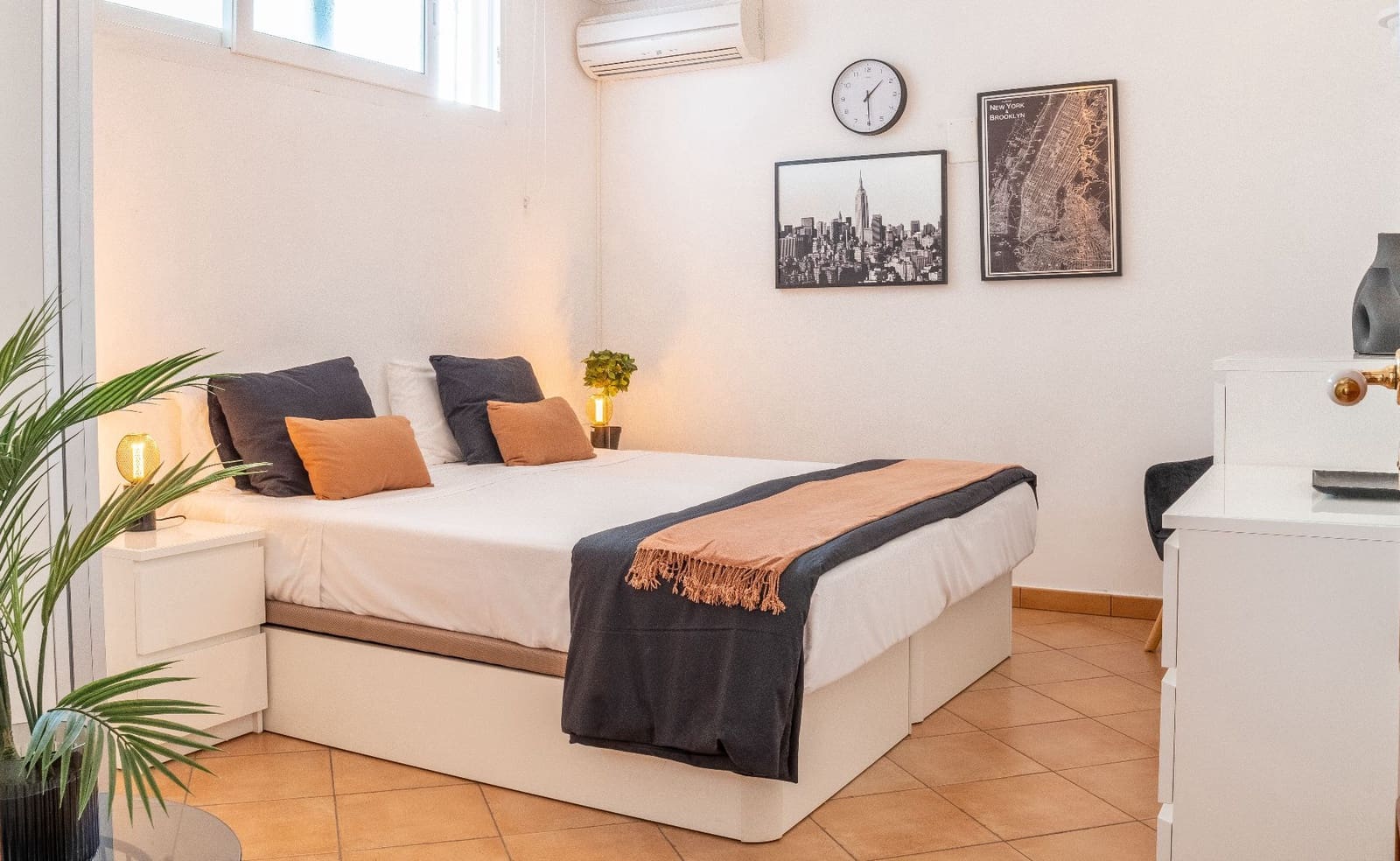 4 bedroom Villa for sale in Playa del Duque with pool garage - € 3,100,000 (Ref: 9219707)