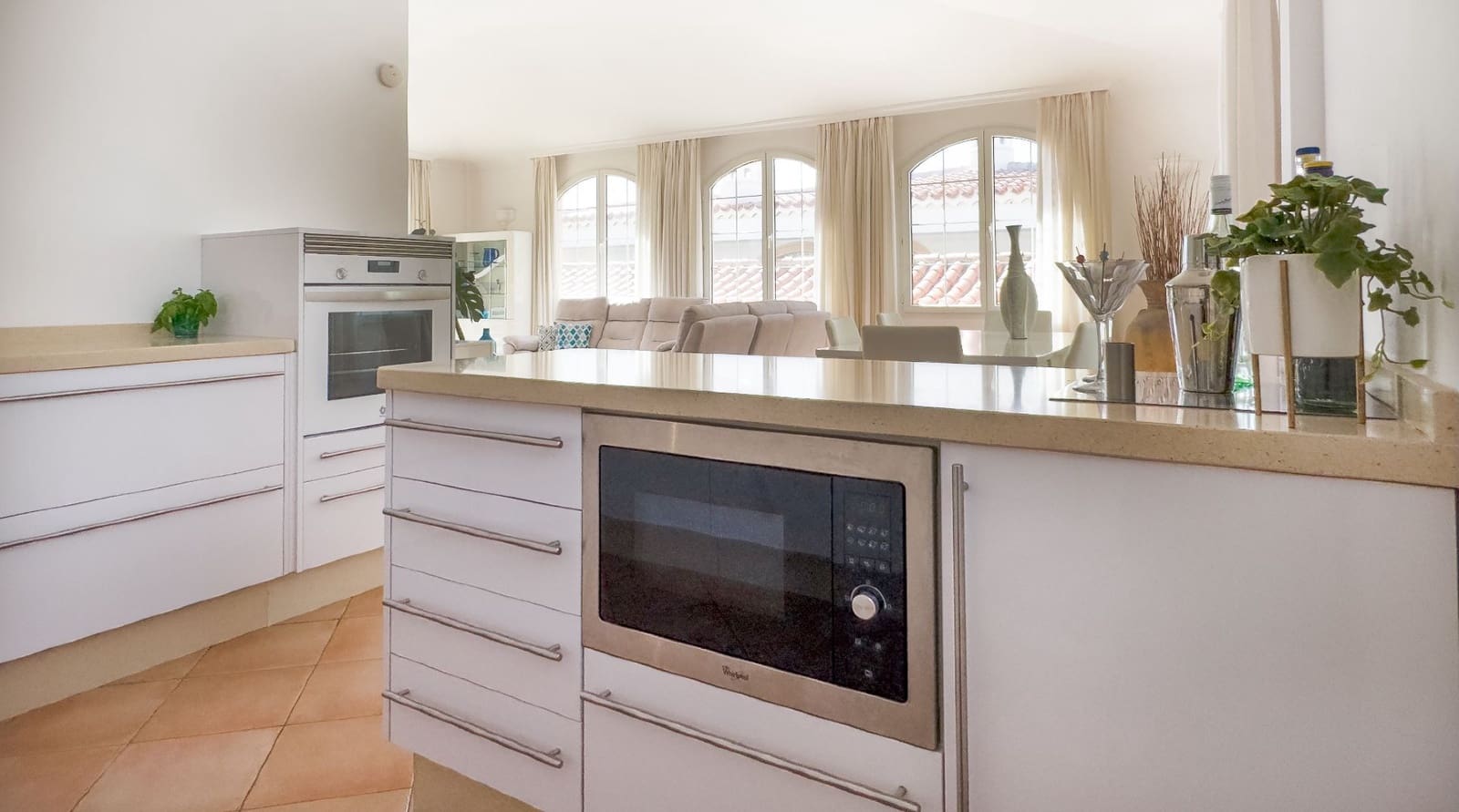 4 bedroom Villa for sale in Playa del Duque with pool garage - € 3,100,000 (Ref: 9219707)