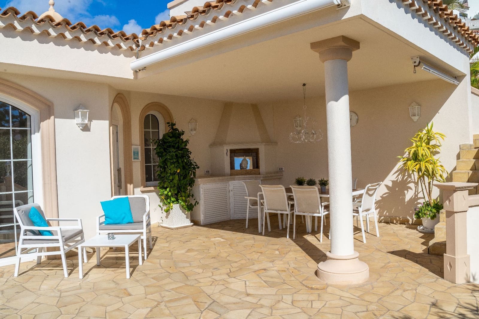 4 bedroom Villa for sale in Playa del Duque with pool garage - € 3,100,000 (Ref: 9219707)