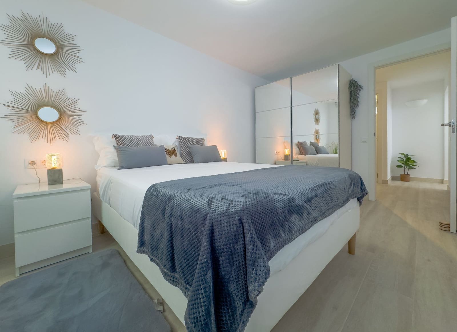 4 bedroom Villa for sale in Playa del Duque with pool garage - € 3,100,000 (Ref: 9219707)