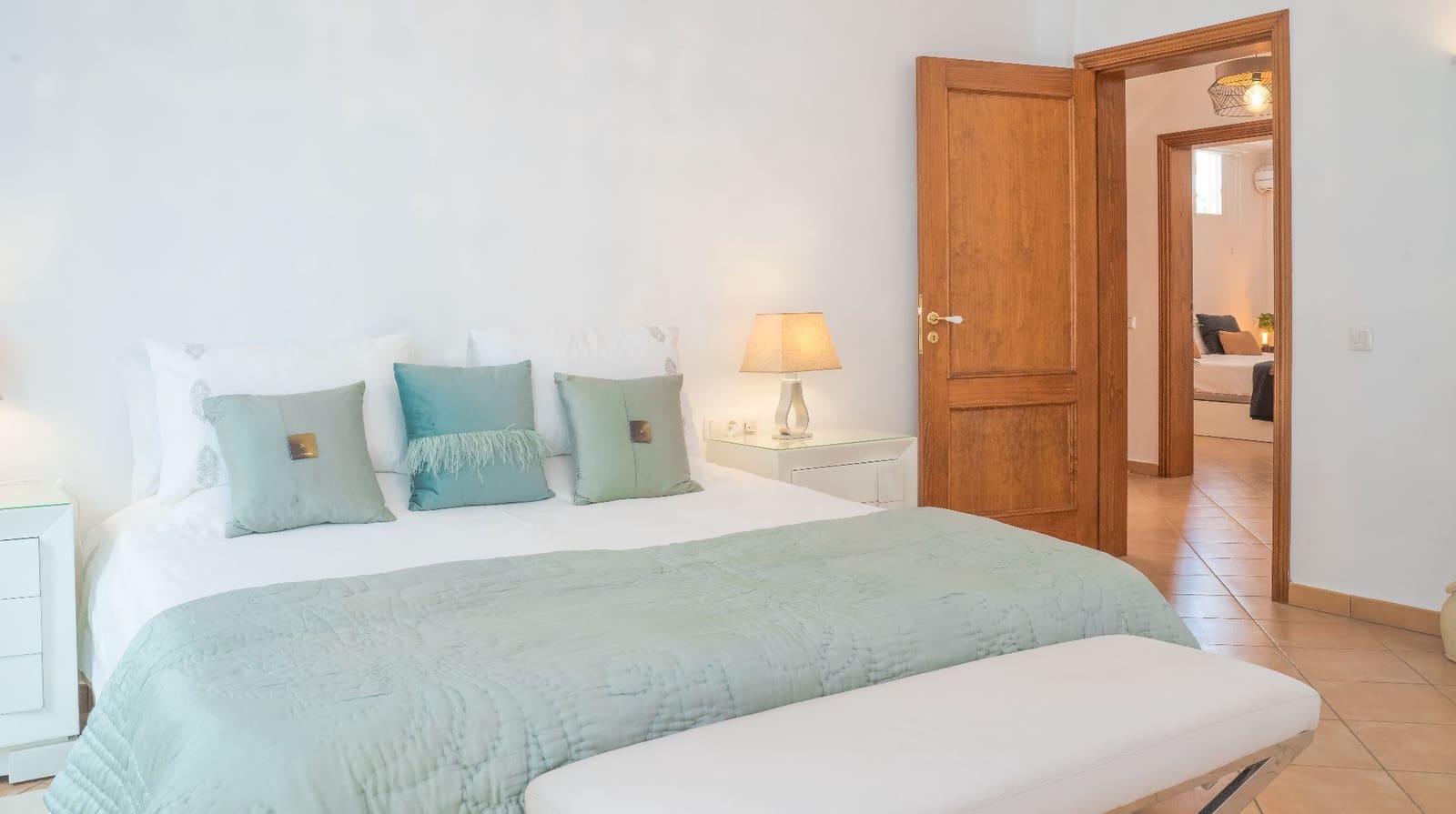 4 bedroom Villa for sale in Playa del Duque with pool garage - € 3,100,000 (Ref: 9219707)