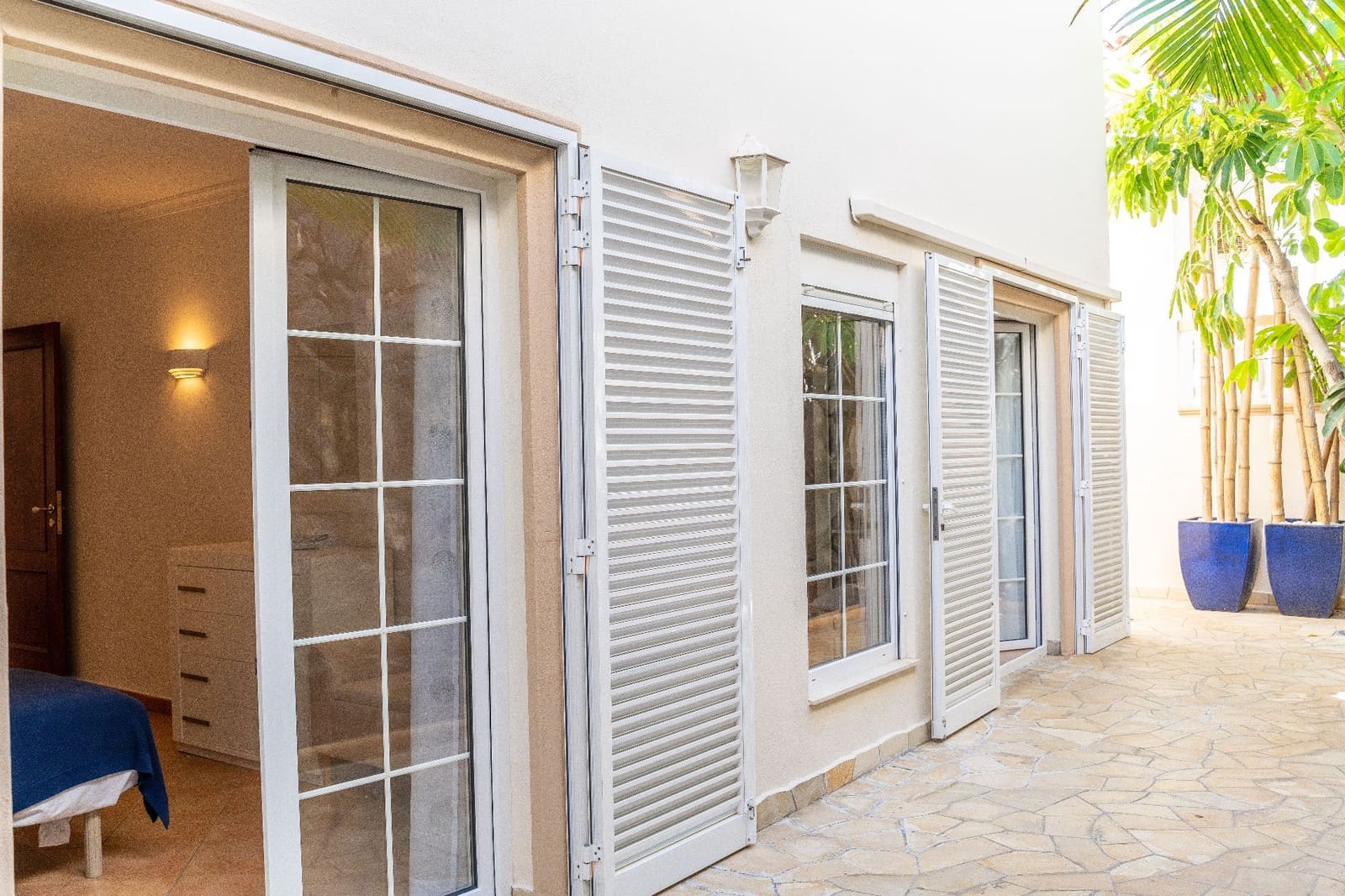 4 bedroom Villa for sale in Playa del Duque with pool garage - € 3,100,000 (Ref: 9219707)