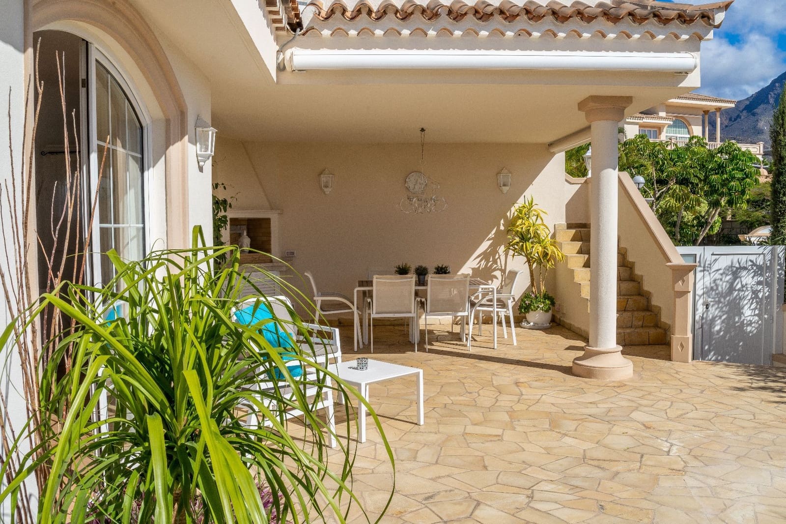 4 bedroom Villa for sale in Playa del Duque with pool garage - € 3,100,000 (Ref: 9219707)