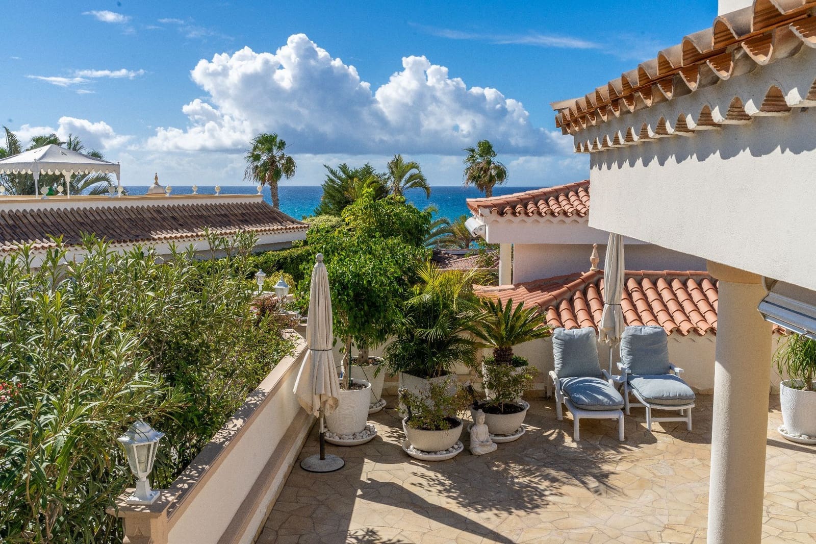 4 bedroom Villa for sale in Playa del Duque with pool garage - € 3,100,000 (Ref: 9219707)