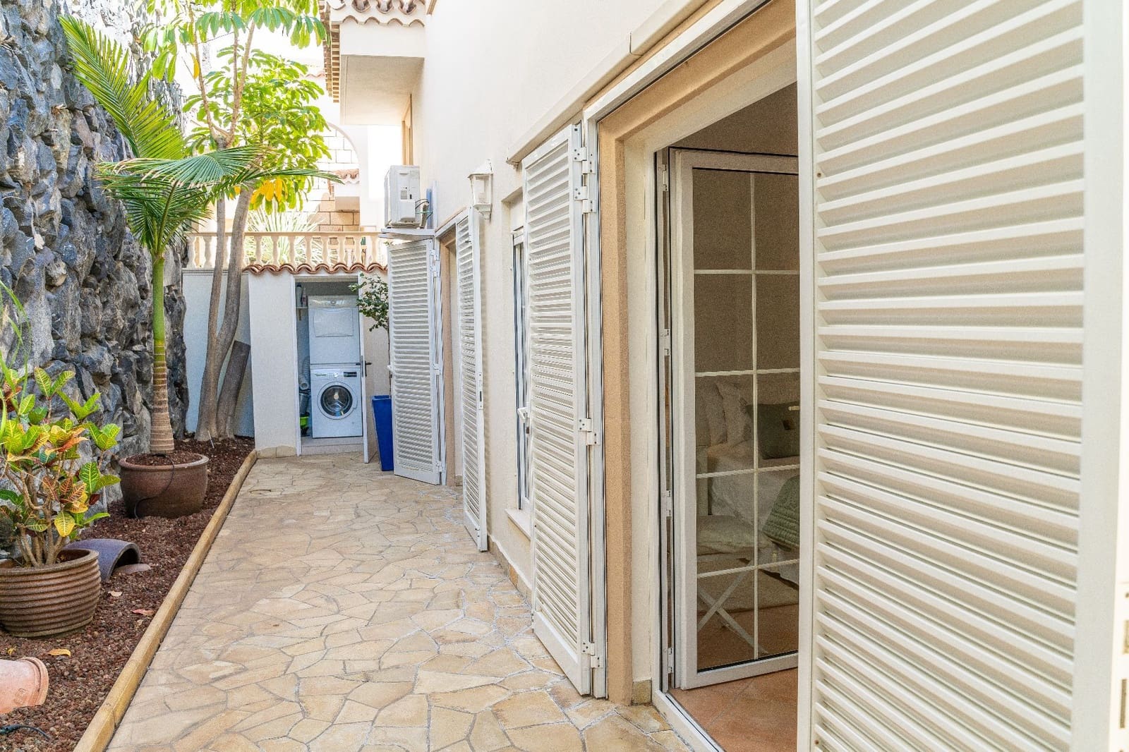 4 bedroom Villa for sale in Playa del Duque with pool garage - € 3,100,000 (Ref: 9219707)