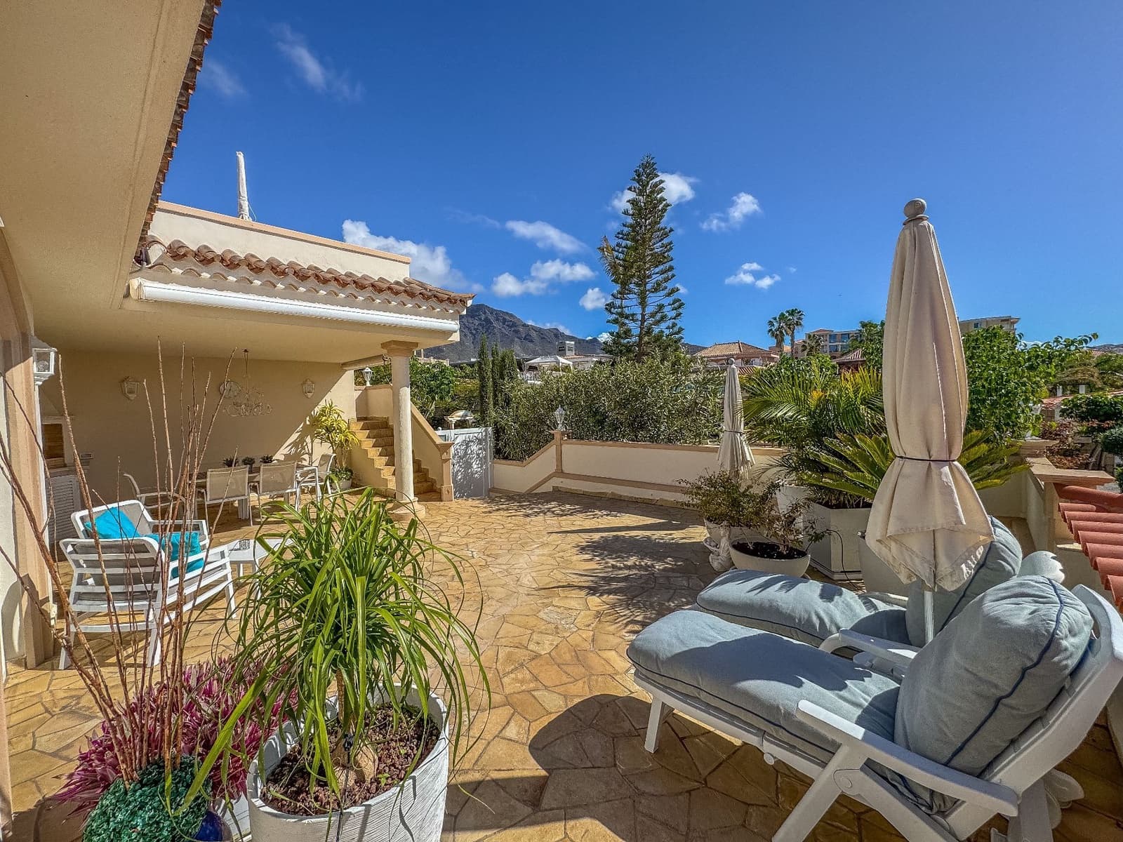 4 bedroom Villa for sale in Playa del Duque with pool garage - € 3,100,000 (Ref: 9219707)