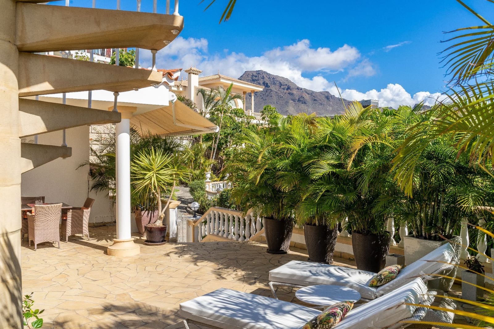 3 soveværelse Villa til salg i Playa del Duque med swimmingpool garage - € 2.800.000 (Ref: 9219708)