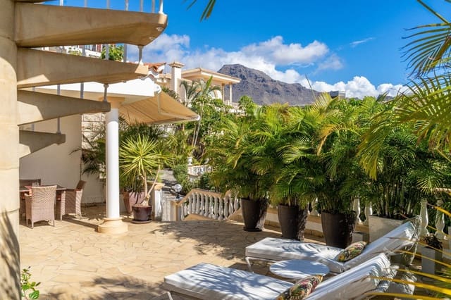 3 soverom Villa til salgs i Playa del Duque, Adeje med svømmebasseng garasje - € 2 800 000 (Ref: 9219708)