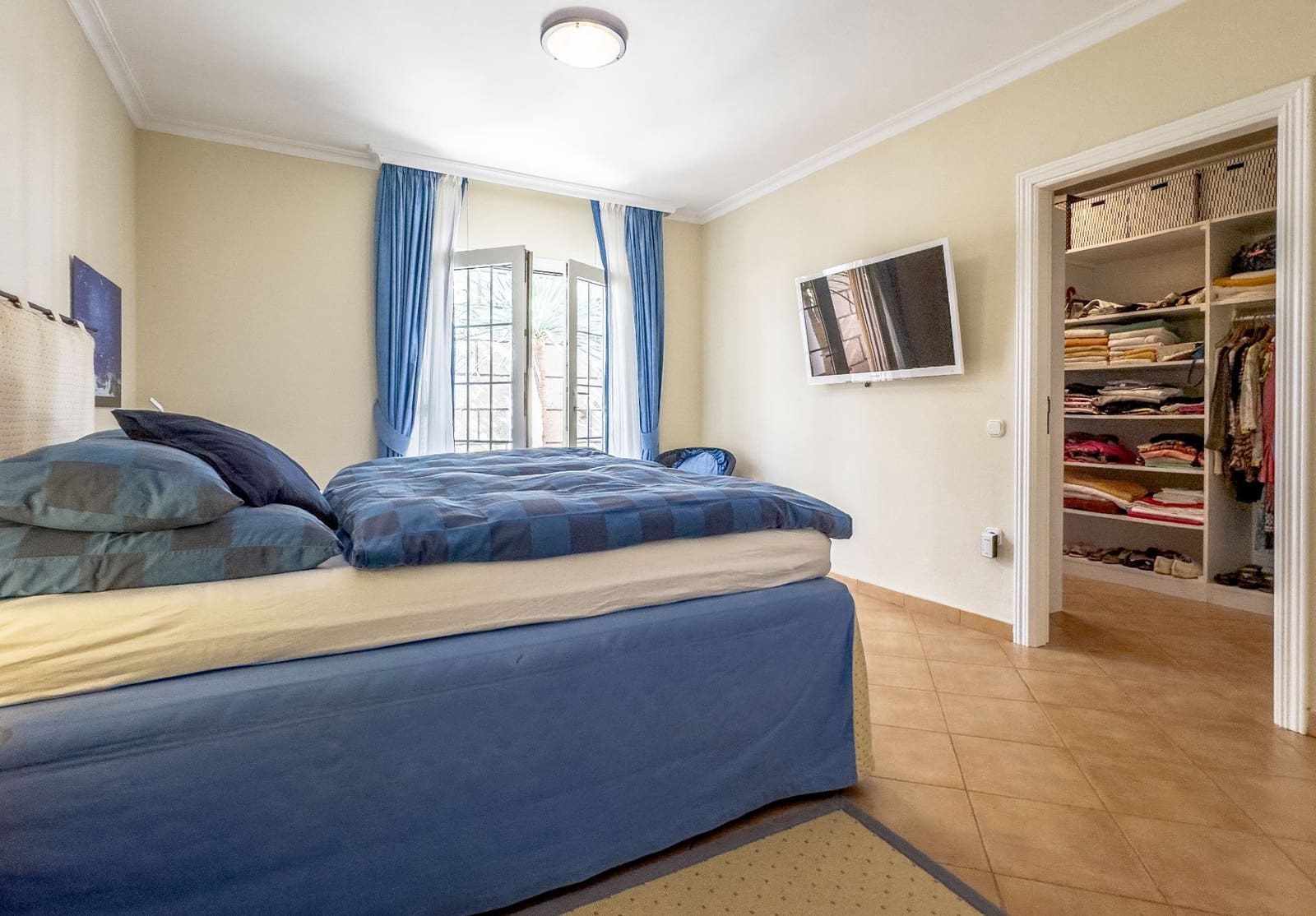 3 soveværelse Villa til salg i Playa del Duque med swimmingpool garage - € 2.800.000 (Ref: 9219708)