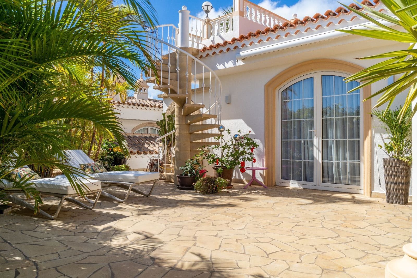 3 soveværelse Villa til salg i Playa del Duque med swimmingpool garage - € 2.800.000 (Ref: 9219708)