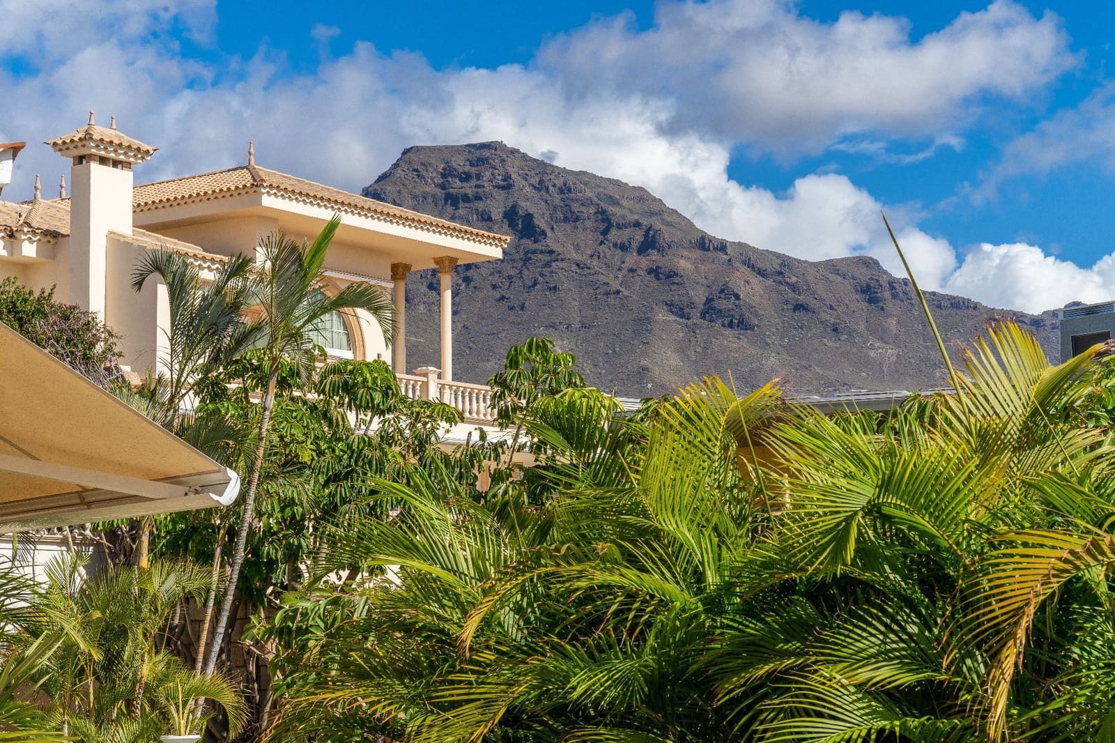 3 soveværelse Villa til salg i Playa del Duque med swimmingpool garage - € 2.800.000 (Ref: 9219708)