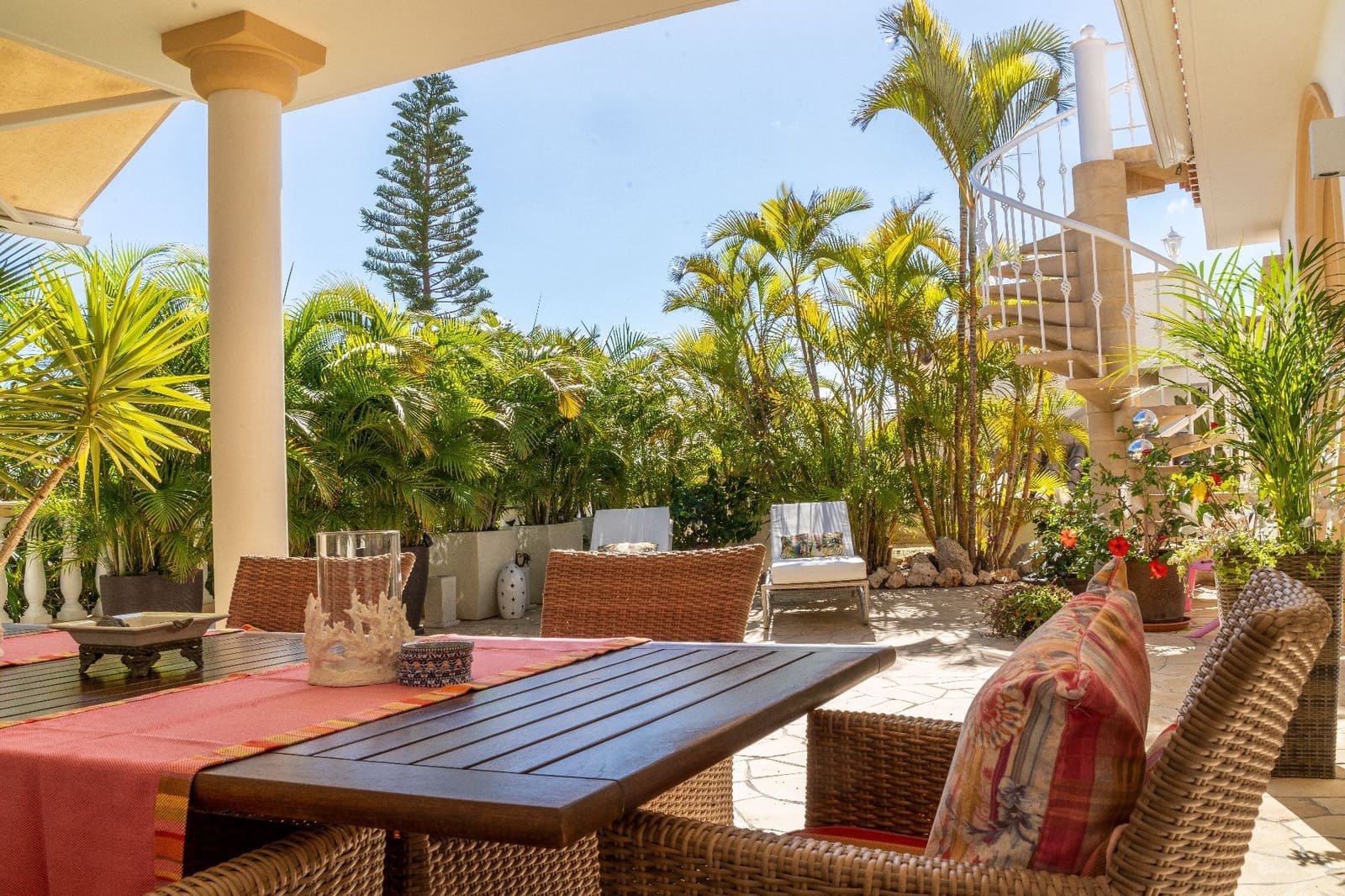 3 soveværelse Villa til salg i Playa del Duque med swimmingpool garage - € 2.800.000 (Ref: 9219708)