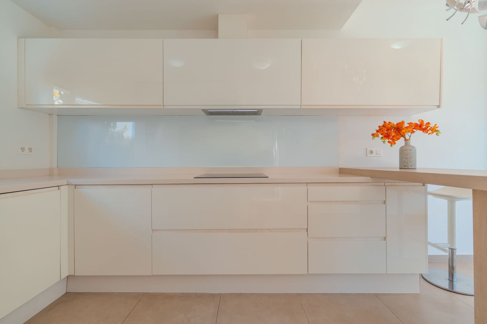 3 sypialnia Willa na sprzedaż w Costa Adeje z basenem garażem - 1 175 000 € (Ref: 9232277)