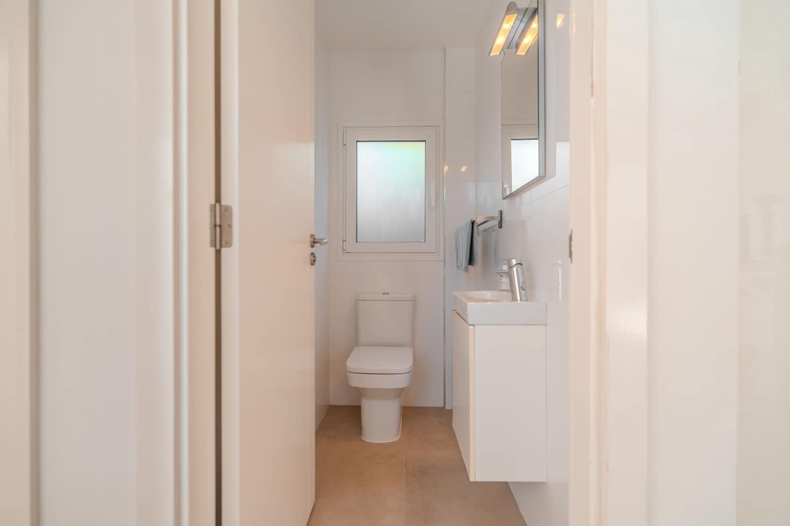 3 sypialnia Willa na sprzedaż w Costa Adeje z basenem garażem - 1 175 000 € (Ref: 9232277)