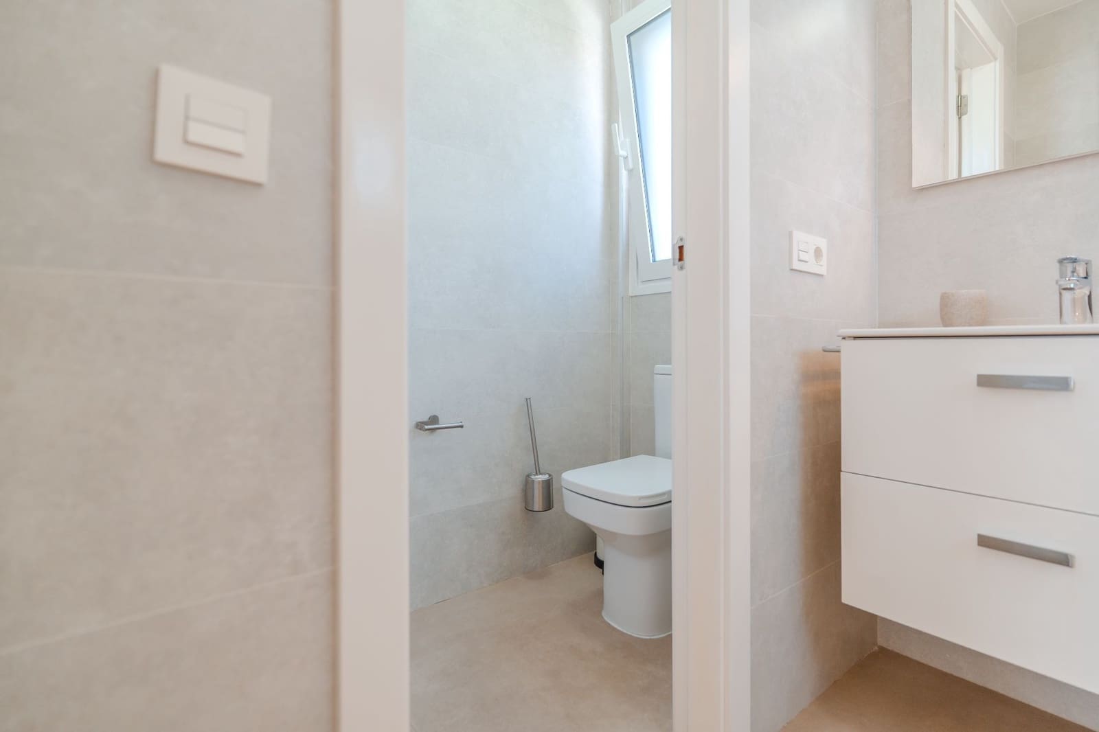 3 sypialnia Willa na sprzedaż w Costa Adeje z basenem garażem - 1 175 000 € (Ref: 9232277)