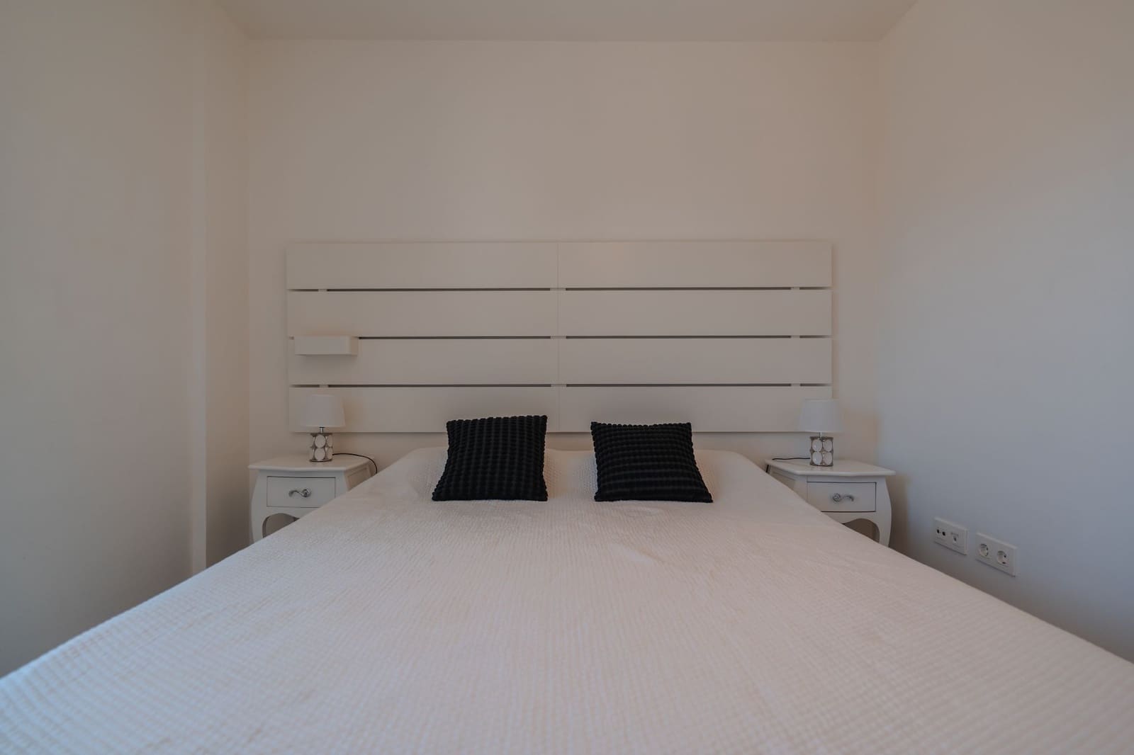 3 sypialnia Willa na sprzedaż w Costa Adeje z basenem garażem - 1 175 000 € (Ref: 9232277)