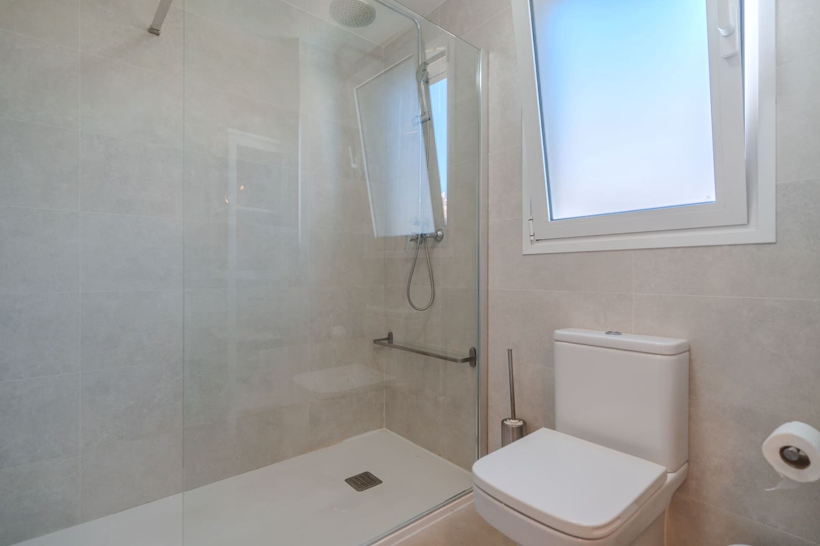 3 sypialnia Willa na sprzedaż w Costa Adeje z basenem garażem - 1 175 000 € (Ref: 9232277)