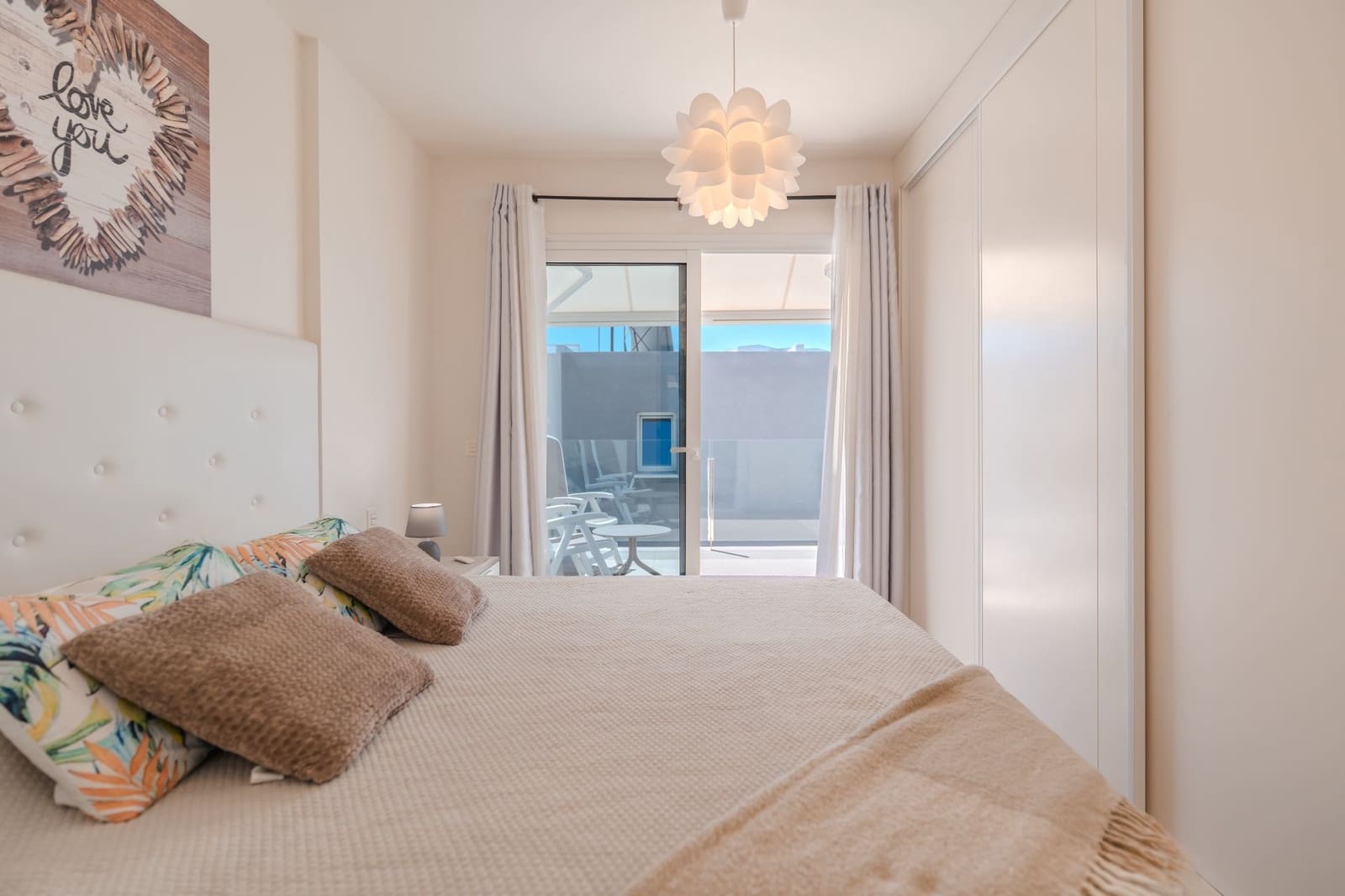 3 sypialnia Willa na sprzedaż w Costa Adeje z basenem garażem - 1 175 000 € (Ref: 9232277)