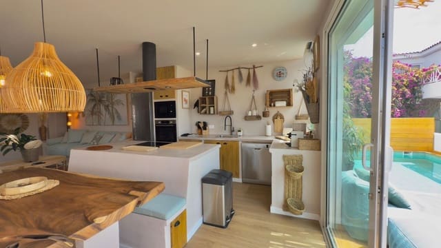 5 soveværelse Villa til salg i Chayofa, Arona med swimmingpool garage - € 1.270.000 (Ref: 9232278)