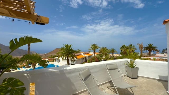 5 soveværelse Villa til salg i Chayofa, Arona med swimmingpool garage - € 1.270.000 (Ref: 9232278)