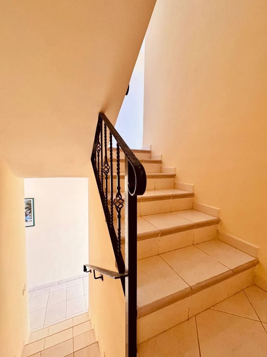 2 sovrum Hus till salu i Costa Adeje med pool garage - 325 000 € (Ref: 9235987)