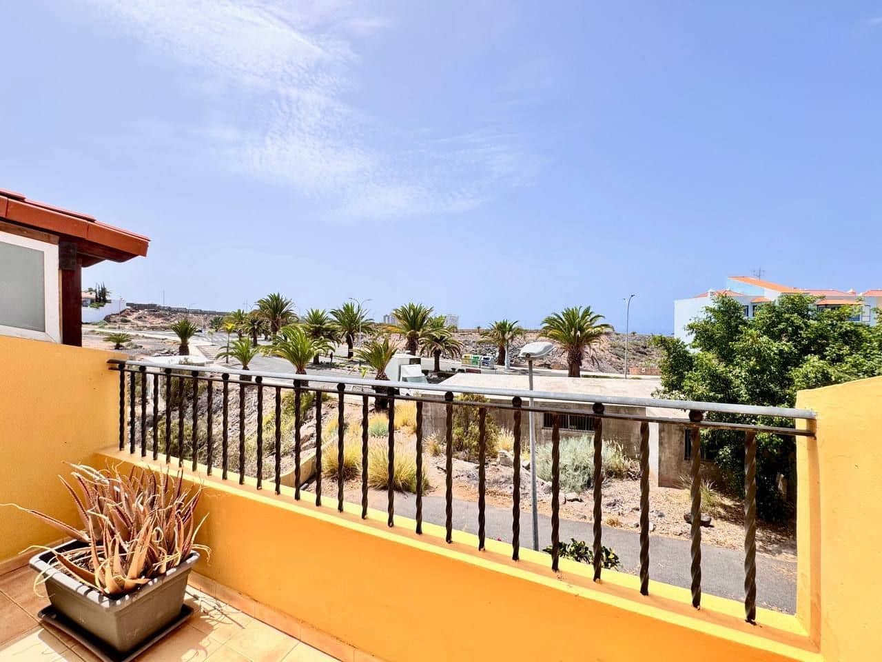 2 sovrum Hus till salu i Costa Adeje med pool garage - 325 000 € (Ref: 9235987)