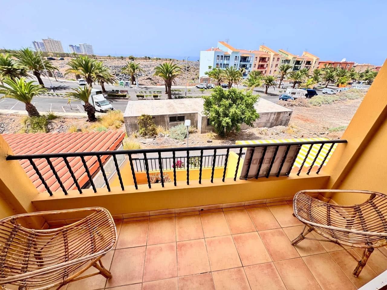 2 sovrum Hus till salu i Costa Adeje med pool garage - 325 000 € (Ref: 9235987)