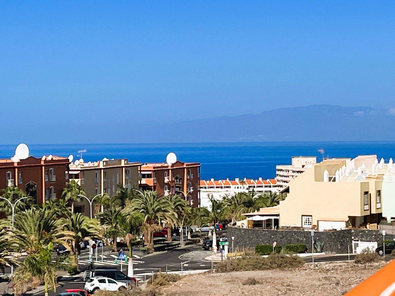 2 sovrum Hus till salu i Costa Adeje med pool garage - 325 000 € (Ref: 9235987)