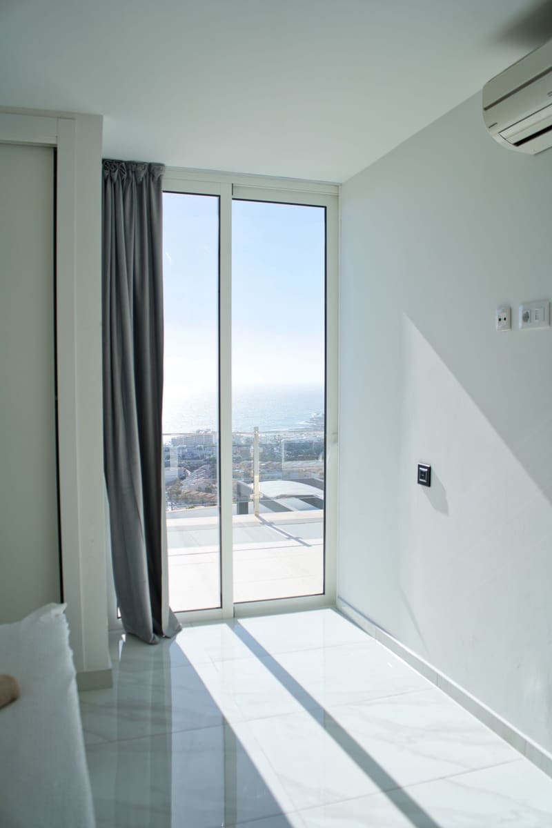 3 soveværelse Villa til salg i Costa Adeje med swimmingpool garage - € 930.000 (Ref: 9239594)