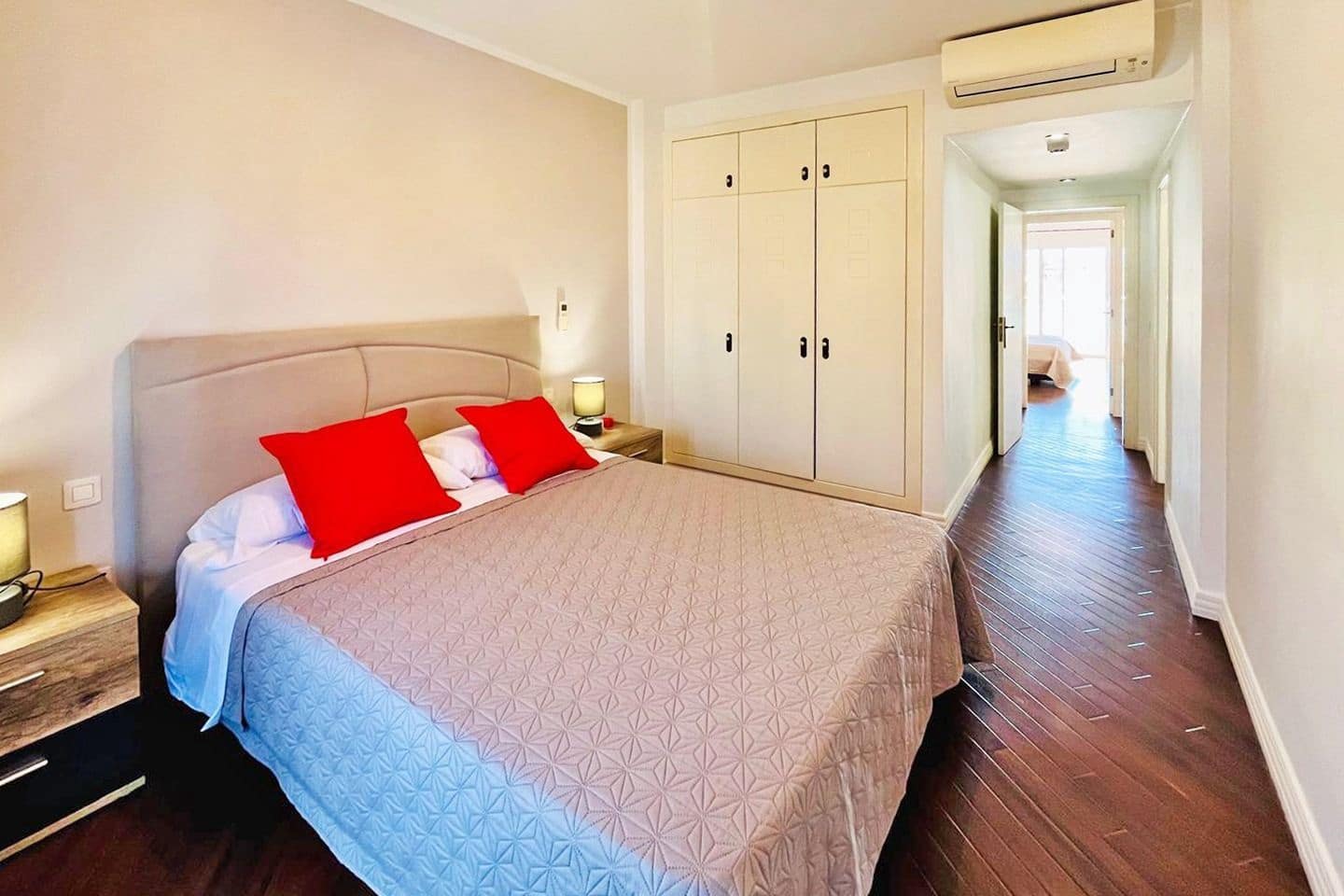 3 soverom Penthouse til salgs i Playa del Duque med svømmebasseng - € 875 000 (Ref: 9242690)