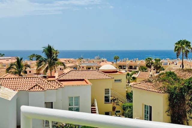 3 soverom Penthouse til salgs i Playa del Duque, Adeje med svømmebasseng - € 875 000 (Ref: 9242690)