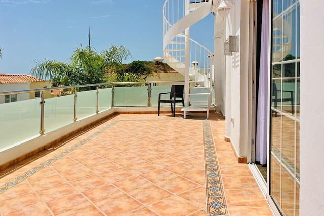 3 soverom Penthouse til salgs i Playa del Duque, Adeje med svømmebasseng - € 875 000 (Ref: 9242690)